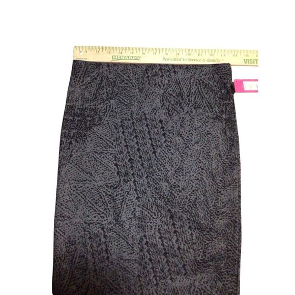 Womens Size Small stretch knit pencil skirt, Gray Black Pattern NWT - Picture 4 of 5